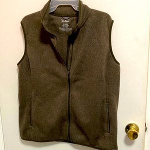Women’s zip up fleece vest